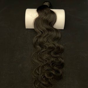 100% Human Hair Extensions Natural Color 28” L Unprocessed Wave Texture